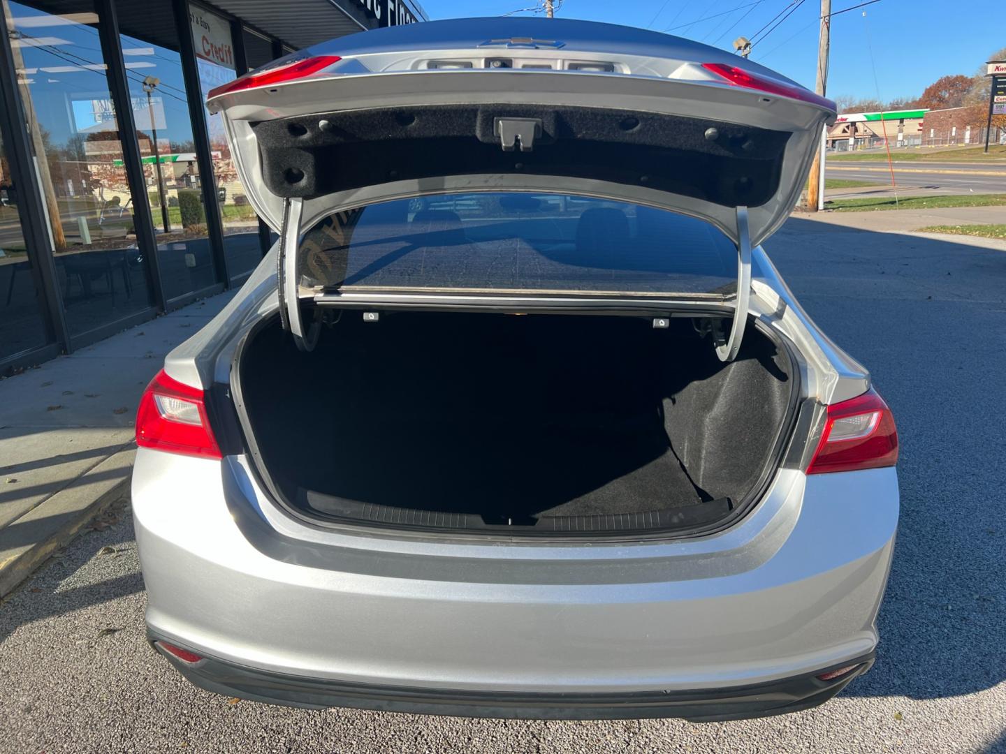 2017 Silver Ice Metallic Chevrolet Malibu LS (1G1ZB5STXHF) with an 1.5L L4 DOHC 16V engine, 6-Speed Automatic transmission, located at 1633 W Kimberly, Davenport, IA, 52806, (563) 323-5341, 41.559456, -90.598732 - Photo#5